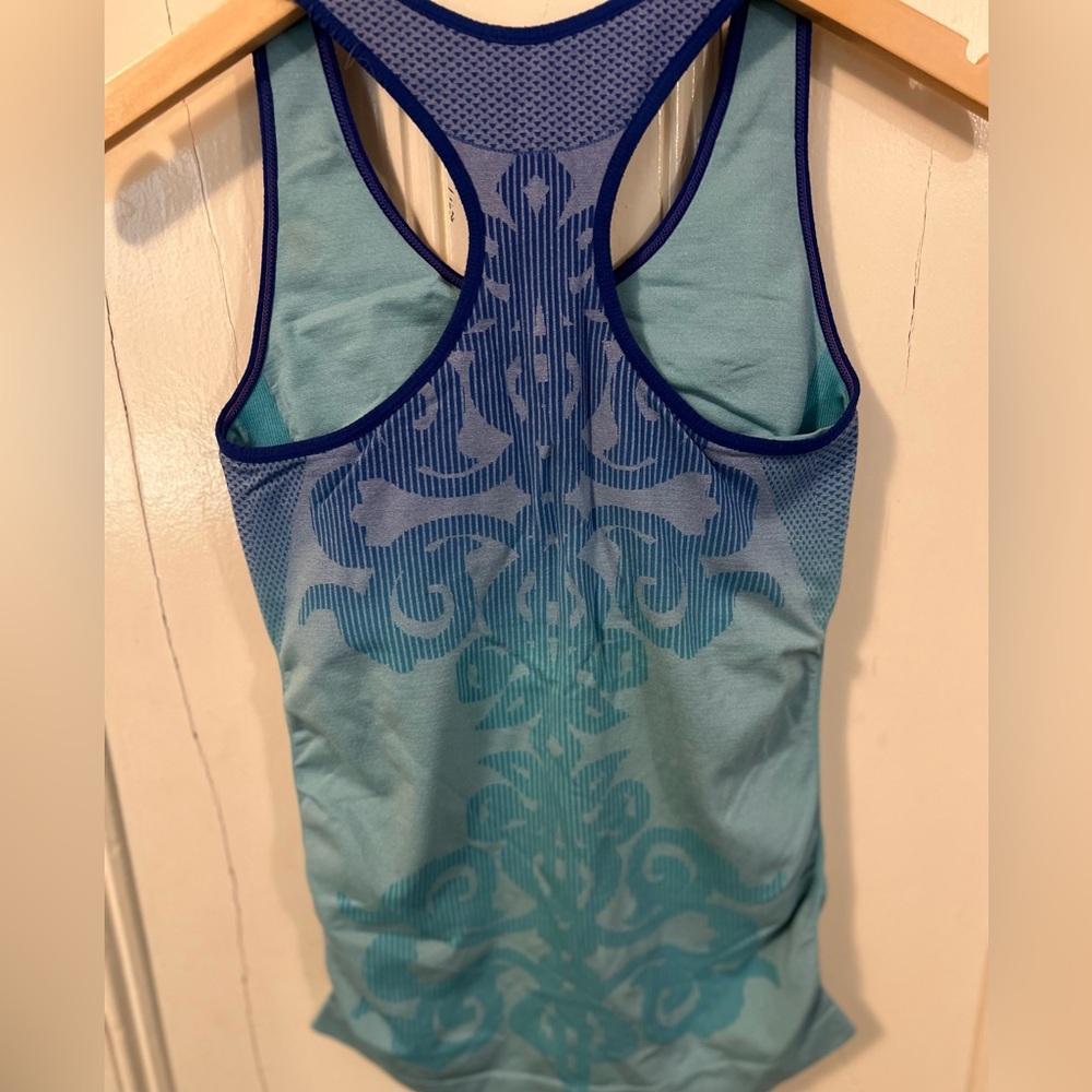 Workout top with built-in bra. Brand unknown